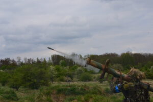 B - P - Lískovec Vojtěch - Síla člověka i přírody – v dokonalé rovnováze mezi klidem krajiny a okamžikem akce.